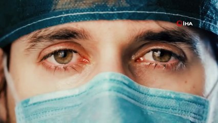 Covid-19’dan hayatını kaybeden Cemil Taşçıoğlu için şarkı söyledi