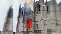 - Fransa’da tarihi katedralde yangın