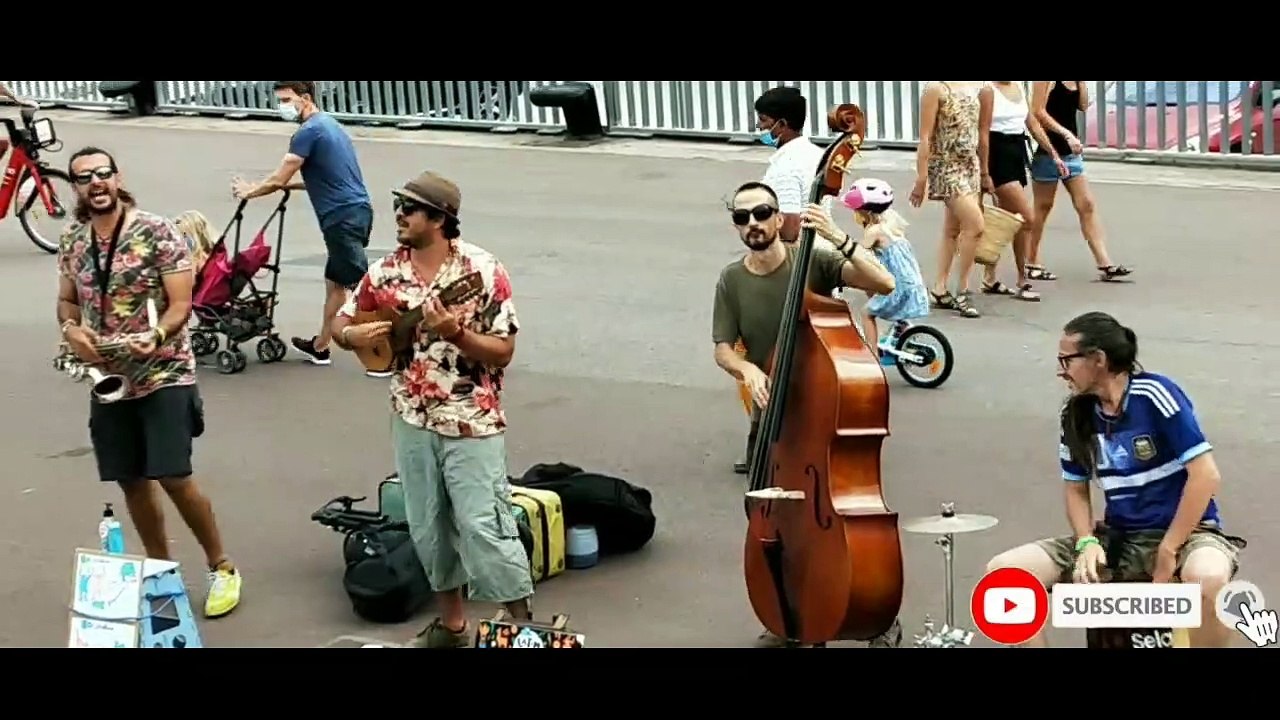 AMAZING SINGERS WITH BAND IN BARCELONA