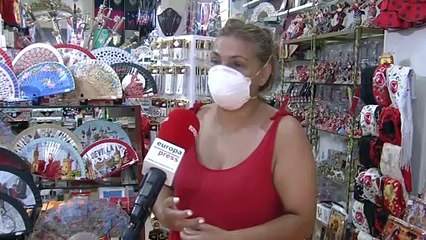 Tiendas de recuerdos sevillanas lamentan falta de turistas y temen echar el cierre