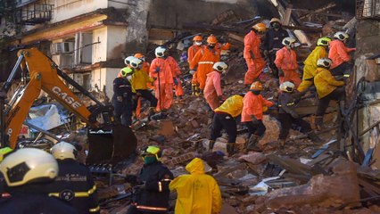 Tải video: Death toll in south Mumbai building collapse rises to 10