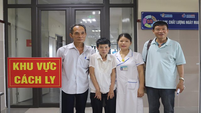 Tìm được người thân sau 24 năm thất lạc tại khu cách ly Covid-19 | VTC
