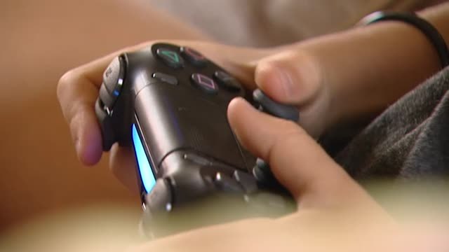 El uso de pantallas en niños y adolescentes aumentó un 180 por ciento en el confinamiento