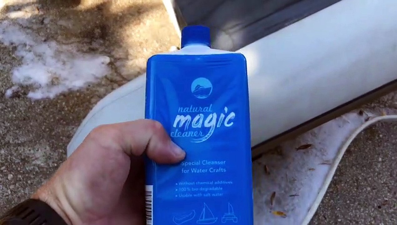 Natural Magic Cleaner: vergammeltes Schlauchboot wird wieder sauber