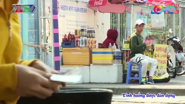 Góc Cảnh Giác: THIẾU CẢNH GIÁC Trước Người Lạ, Cô Gái XINH ĐẸP Bị Trộm Mất Giỏ Xách