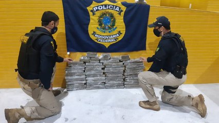 HOMEM É PRESO COM 50KG DE MACONHA EM MATA REDONDA/ALHANDRA