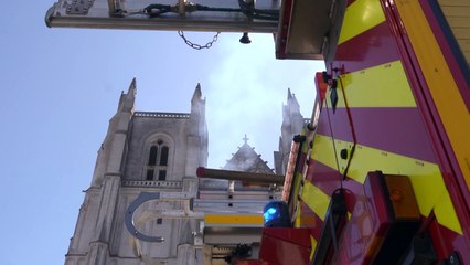 Un incendio provoca daños en la catedral gótica de Nantes en Francia
