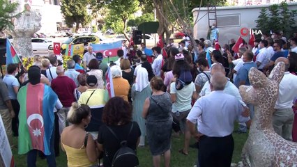 Antalya’daki Azerbaycanlılar, Ermenistan saldırılarını protesto etti