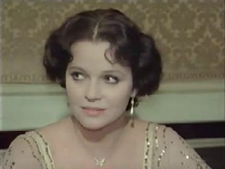 Divina Creatura con la bellissima Laura Antonelli da giovane 1T
