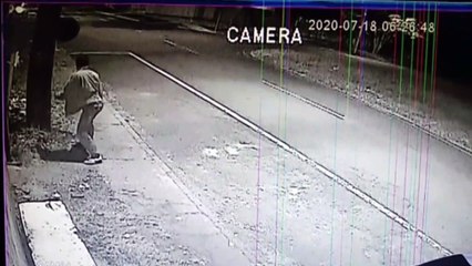 Câmeras mostram ação de suspeito que invadiu imóvel em construção no Coqueiral