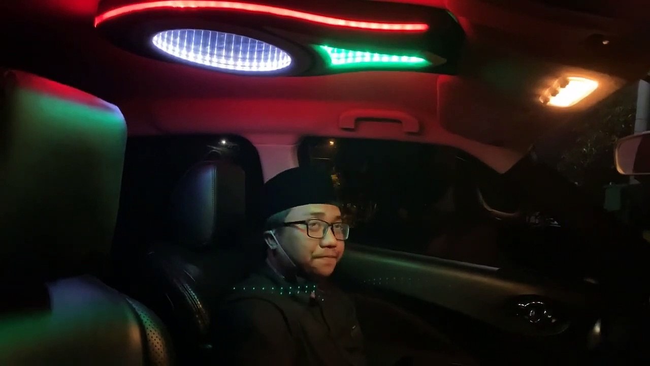 GUS IDRIS DUEL DGN DUKUN TUMBAL PESUGIHAN ULAR NAGA YG SANGAT SAKTI