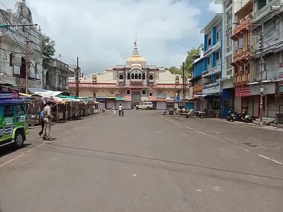 उज्जैन में जिला प्रशासन ने कराया लॉकडाउन का सख्...
