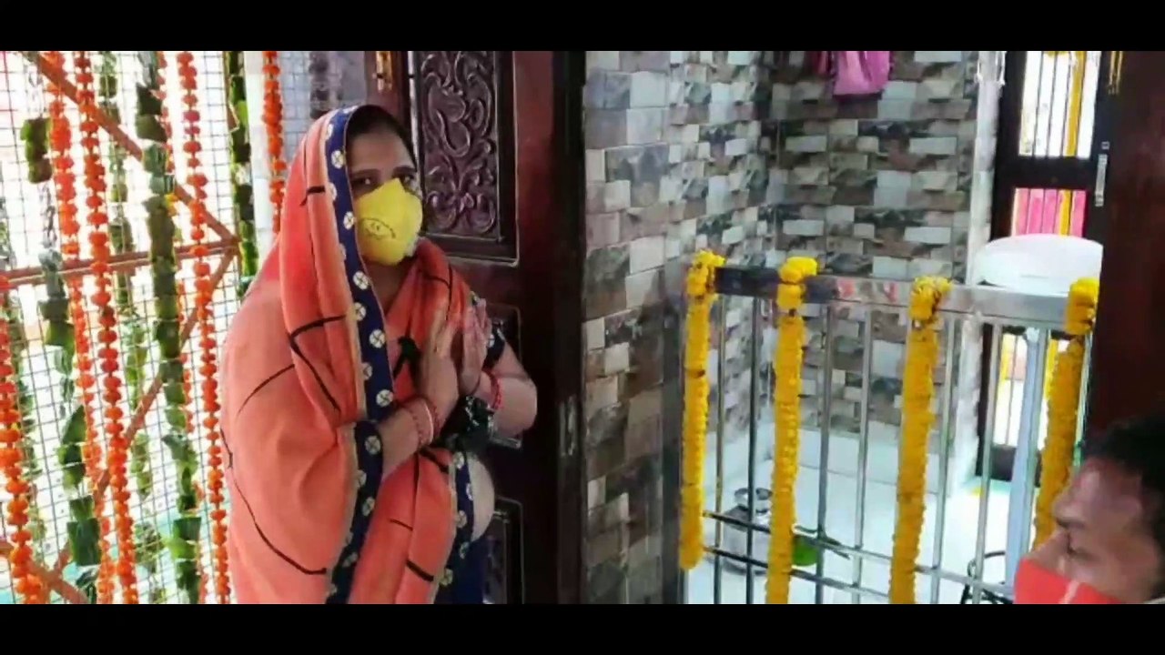 कैराना: कोरोना के चलते शिवरात्रि पर भोलेनाथ का जलाभिषेक घरों में किया गया