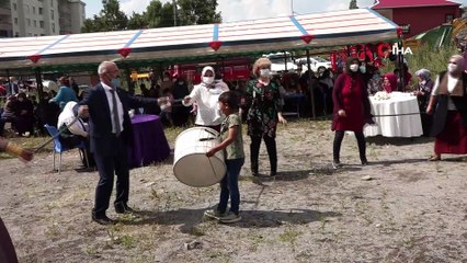 Ardahan'da sosyal mesafeli halay