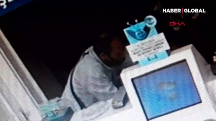 Her şey sayım yapılırken ortaya çıktı! Hem çaldılar hem sadaka kutusuna para attılar