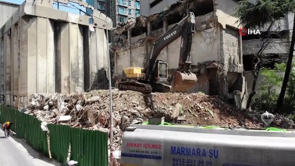 Tarihi Bomonti Bira Fabrikası’nın yıkımına başlandı