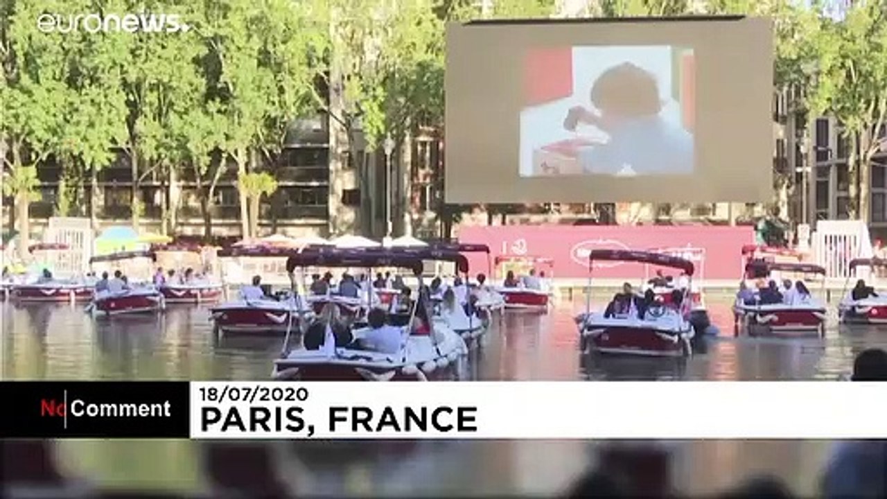 Paris Plages opens with floating cinema on the...