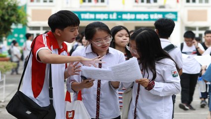 Thi lớp 10 TPHCM: học sinh, phụ huynh 'thấp thỏm' | VTC