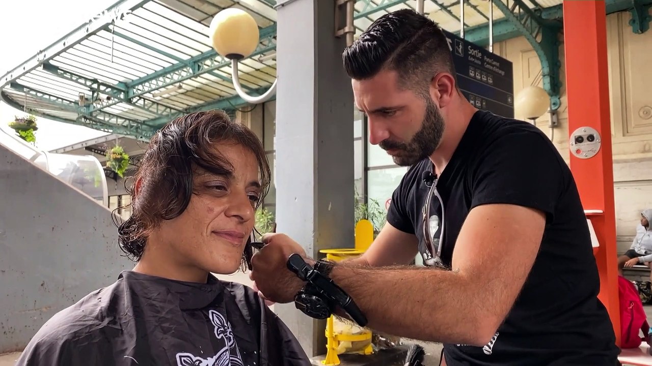 Friseur auf 'Tour de France': Frische Frisuren für Obdachlose