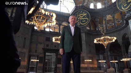 Erdoğan visita a basílica reconvertida em mesquita Hagia Sophia