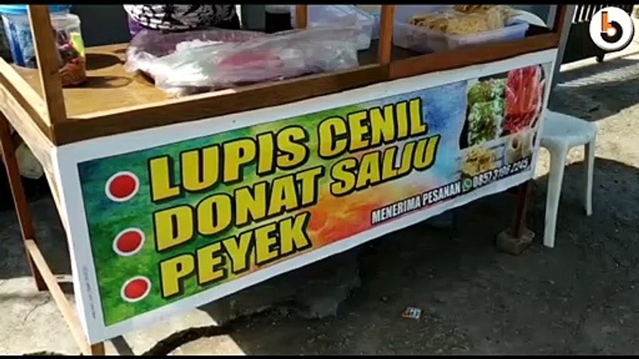 JAJAN TRADISIONAL LUPIS YANG TAK TERKIKIS JAMAN DENGAN ROTI MODERN