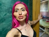 El drástico cambio de una mujer tras inyectarse ella misma relleno facial