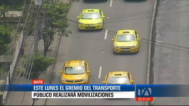 Taxistas y buseros inician movilizaciones en Quito