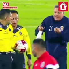 Ricardo Peláez explotó contra el árbitro por el "error" en el penal