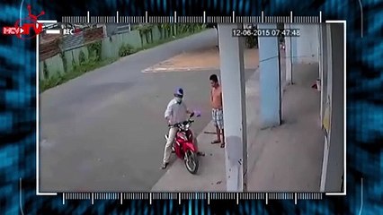 CAMERA CẬN CẢNH | Thủ Đoạn Mới Của Bọn Trộm Khi Dùng Áo Mưa Để Tráo Xe Ga