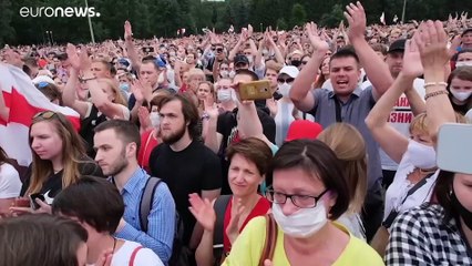 "Tous derrière Svetlana Thikanovskaïa", une opposante au Belarus qui rassemble