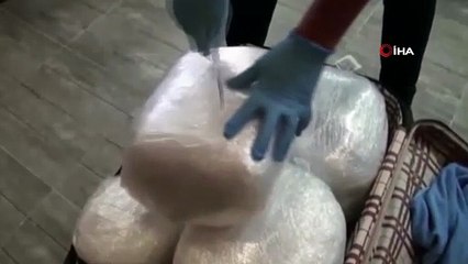 Havalimanında uyuşturucu operasyonu: 17 kilo esrar ele geçirildi