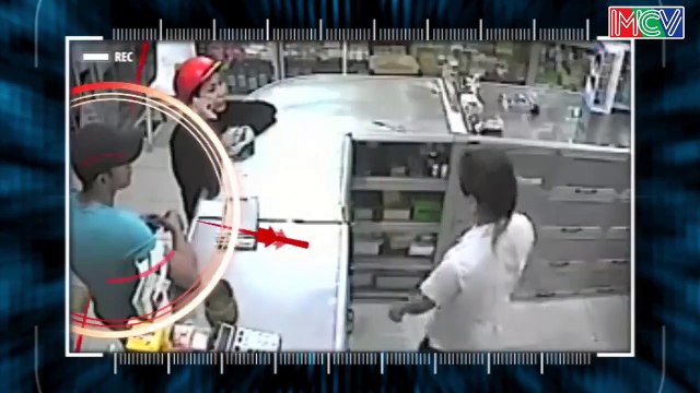 CAMERA CẬN CẢNH | Tên Cướp Giật Điện Thoại Một Cách Táo Tợn Ngay Trước Mắt Của Rất Nhiều Người