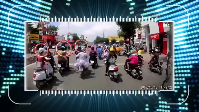 CAMERA CẬN CẢNH | Những Tai Nạn Bất Ngờ Như Từ Trên Trời Rơi Xuống