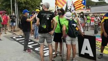 Inicio de la manifestación por la visita de los Reyes a Poblet, Tarragona