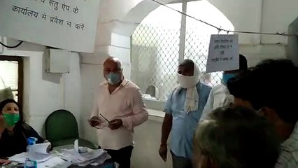 जिला प्रशासन की अपील के बाद भी लोगों में नहीं कोविड-19 का खौफ