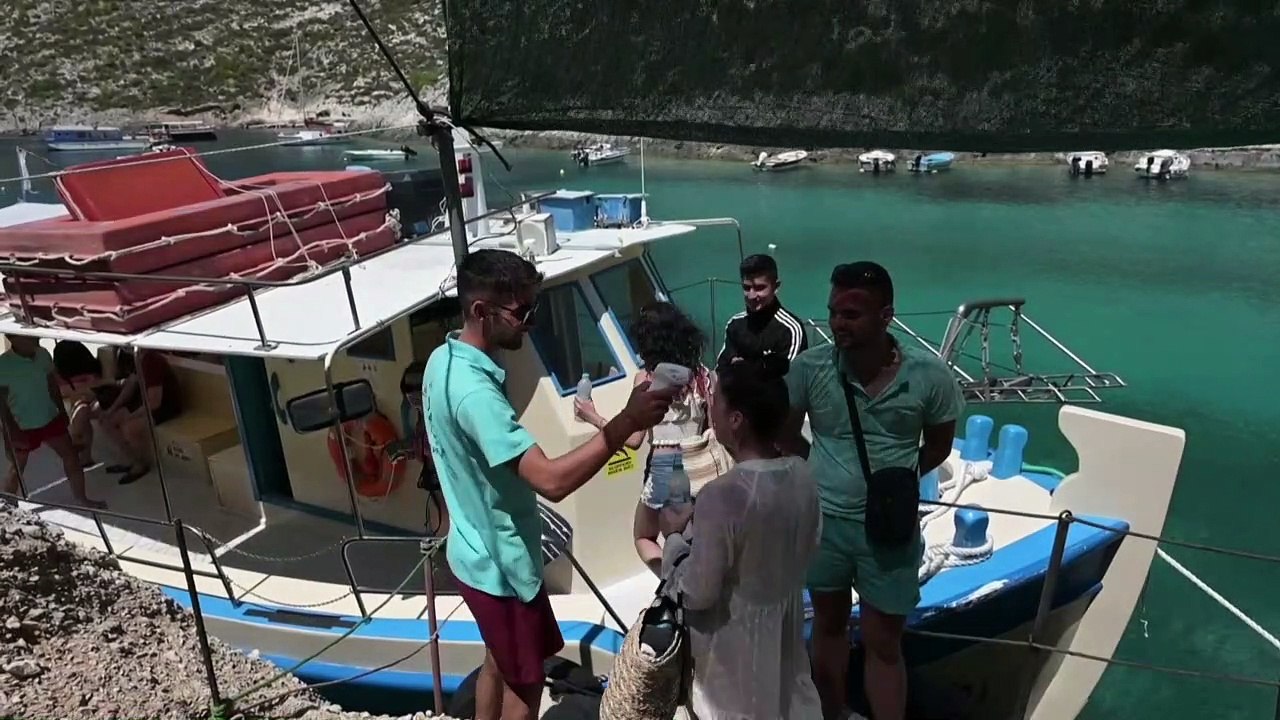 Ses eaux turquoise, son épave... en Grèce, la plage iconique de Navagio