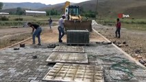 Erciş Belediyesi'nin parke taşı çalışmaları devam ediyor