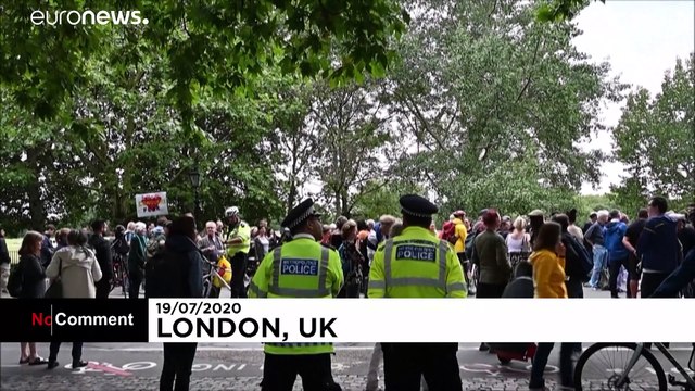 В Лондоне прошла акция протеста против масок, тестов и слежки