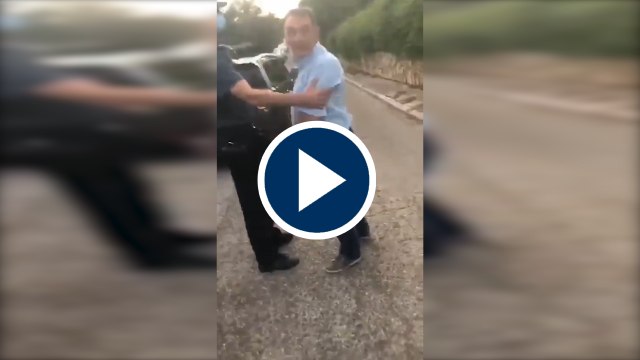 ¡Comunista!, ¡Macarra! : Decenas de personas despellejan a Enrique Santiago, líder del PCE, al salir del chalet de Iglesias