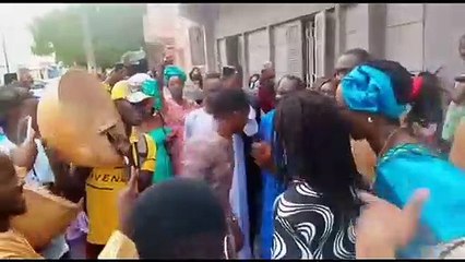 Mariage de Der : Pod s'emporte devant les invités et se donne en spectacle