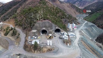 Türkiye’nin en uzun çift tüplü karayolu tünelinin yüzde 68’i tamamlandı