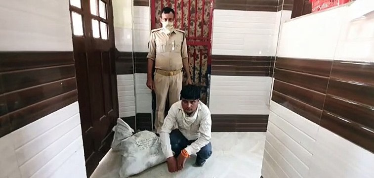 3 पेटी अवैध शराब के साथ तस्कर गिरफ्तार