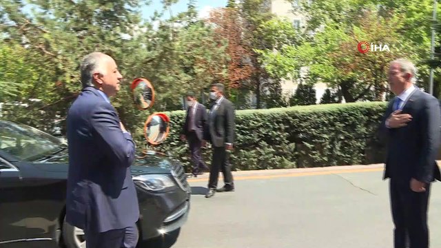 Milli Savunma Bakanı Akar, Katar Savunma Bakanı Halid bin Muhammed el-Atiyye ile bir araya geldi