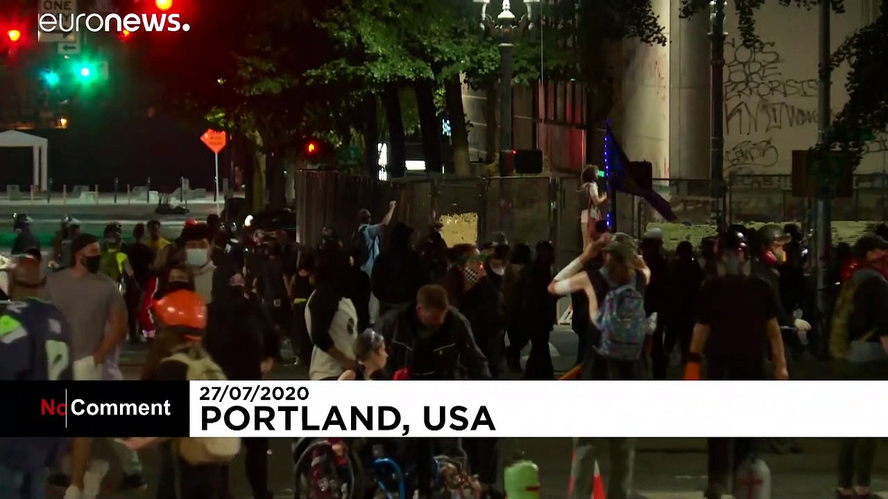 Tränengas gegen Demonstranten in Portland