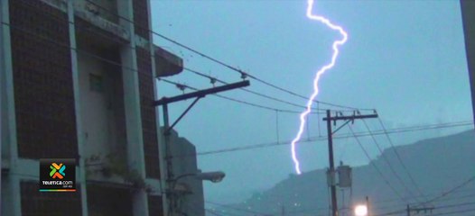 tn7-Solo-este-lunes-cayeron-8.000-rayos-sobre-nuestro-país-280720