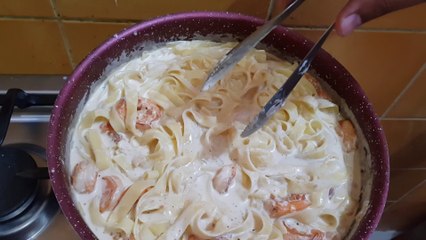 طريقة عمل الجمبري بالوايت صوص مع المكرونة الفيتوشيني (جمبري الفريدو)