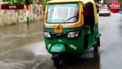 इटावा में बरसात के पानी ने बढ़ाई लोगो की मुसीबत