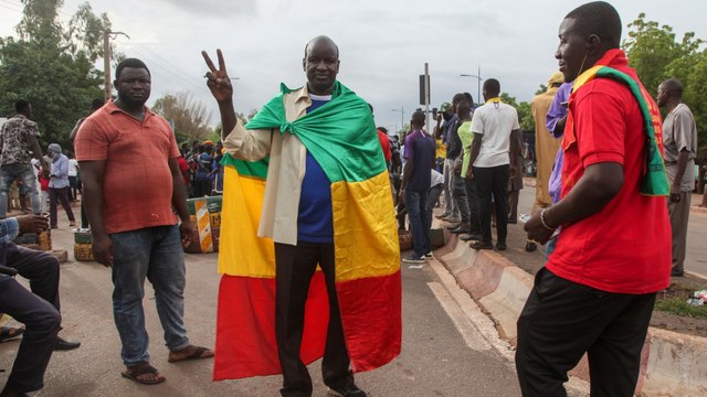 Scattered protests in Mali after crisis mediation falters