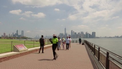 美 뉴욕시 4단계 경제활동 재개...실내 식사 등은 불허 / YTN