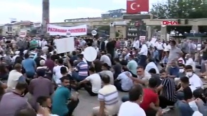 Bakırköy Belediyesi önü karıştı! Binaya yumurta attılar